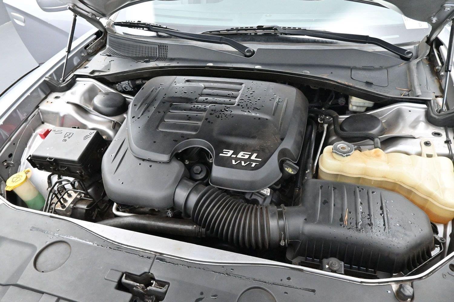 Used 2013 Dodge Charger SE RWD image 27