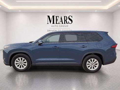Used 2025 Toyota Grand Highlander FWD image 2