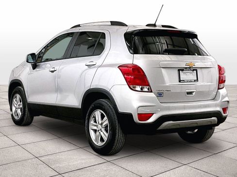 Used 2022 Chevrolet Trax LT w/ LT Convenience Package image 10