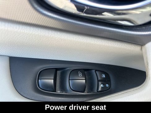Used 2020 Nissan Rogue Sport SL FWD image 12