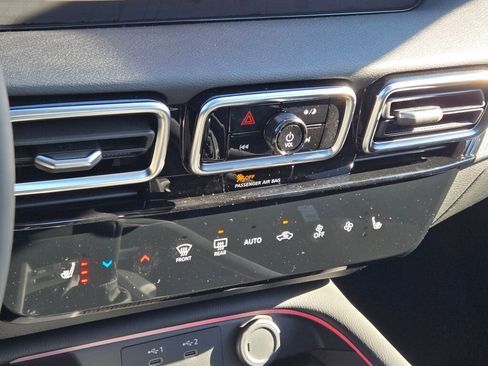 New 2026 Nissan Sentra SV w/ SV Convenience Package FWD image 24