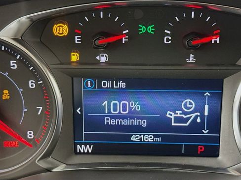 Used 2023 GMC Acadia SLE image 12