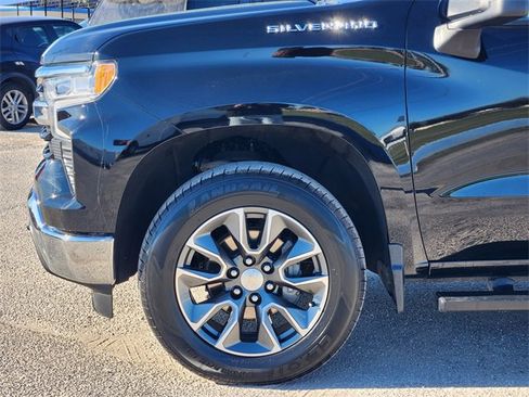 Used 2024 Chevrolet Silverado 1500 LT image 8