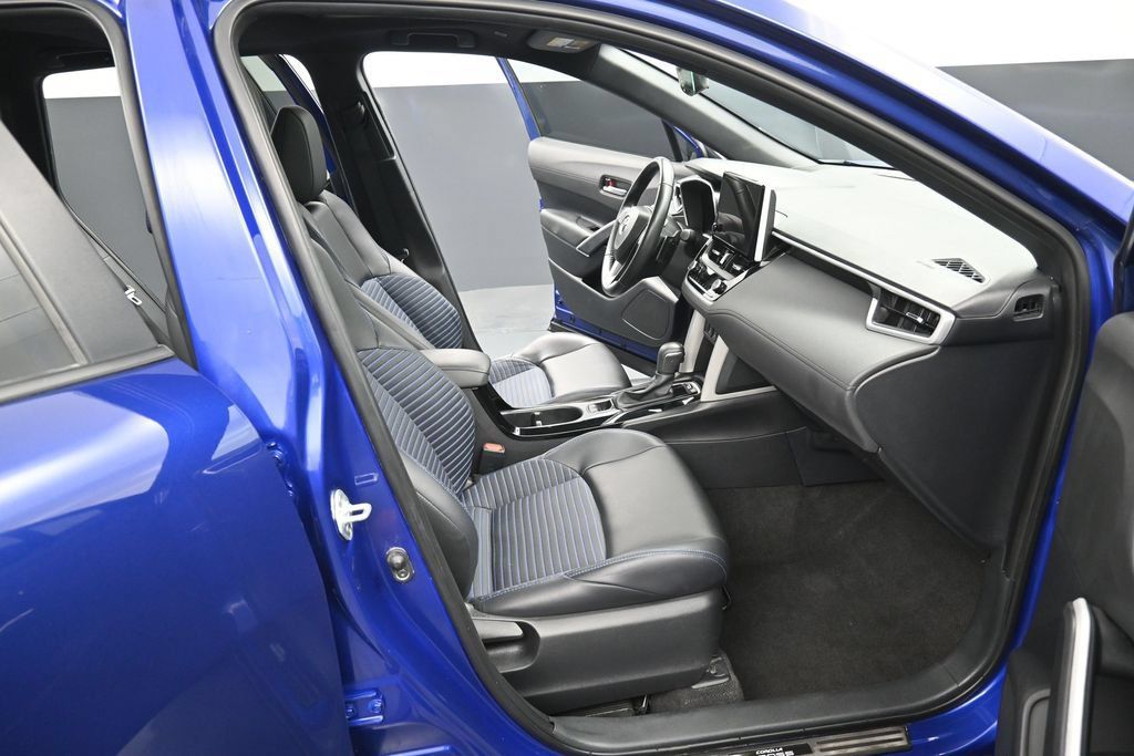 Used 2024 Toyota Corolla Cross AWD Hybrid w/ Convenience Package image 33