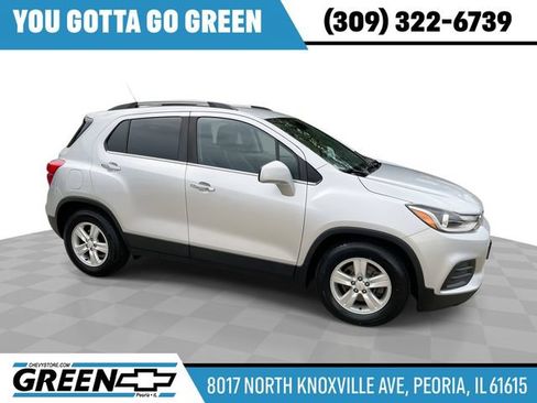 Used 2019 Chevrolet Trax LT w/ LT Convenience Package FWD image 1