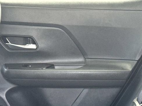 Used 2025 Nissan Kicks SV image 14