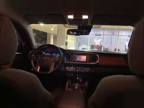 Used 2019 Toyota Tacoma SR5 image 25