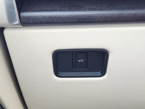 Used 2024 Land Rover Range Rover SE image 21