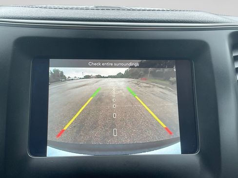 Used 2020 Jeep Cherokee Latitude Plus w/ Cold Weather Group AWD/4WD image 27