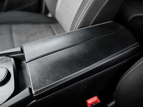 Used 2023 Nissan Rogue SV image 31