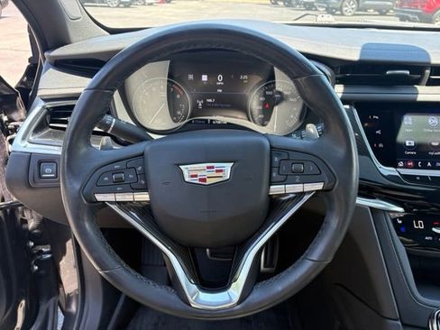 Used 2023 Cadillac XT6 Sport w/ Technology Package AWD/4WD image 35