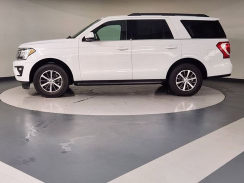 Used 2018 Ford Expedition XLT RWD image 5