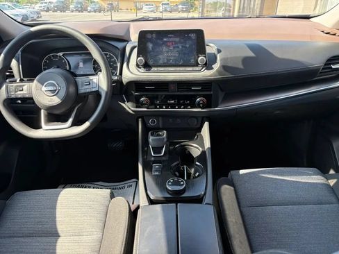 Used 2023 Nissan Rogue SV AWD/4WD image 11