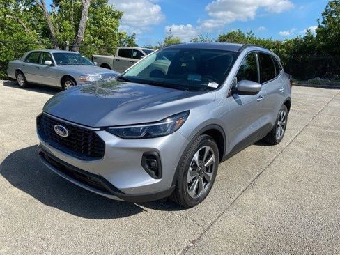 Certified 2024 Ford Escape Platinum w/ Premium Technology Package image 2