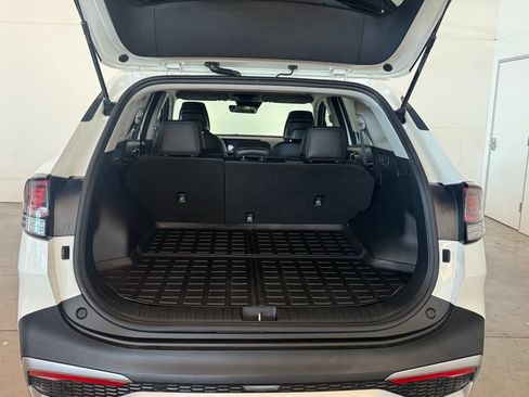 Used 2023 Kia Sportage EX AWD/4WD image 9