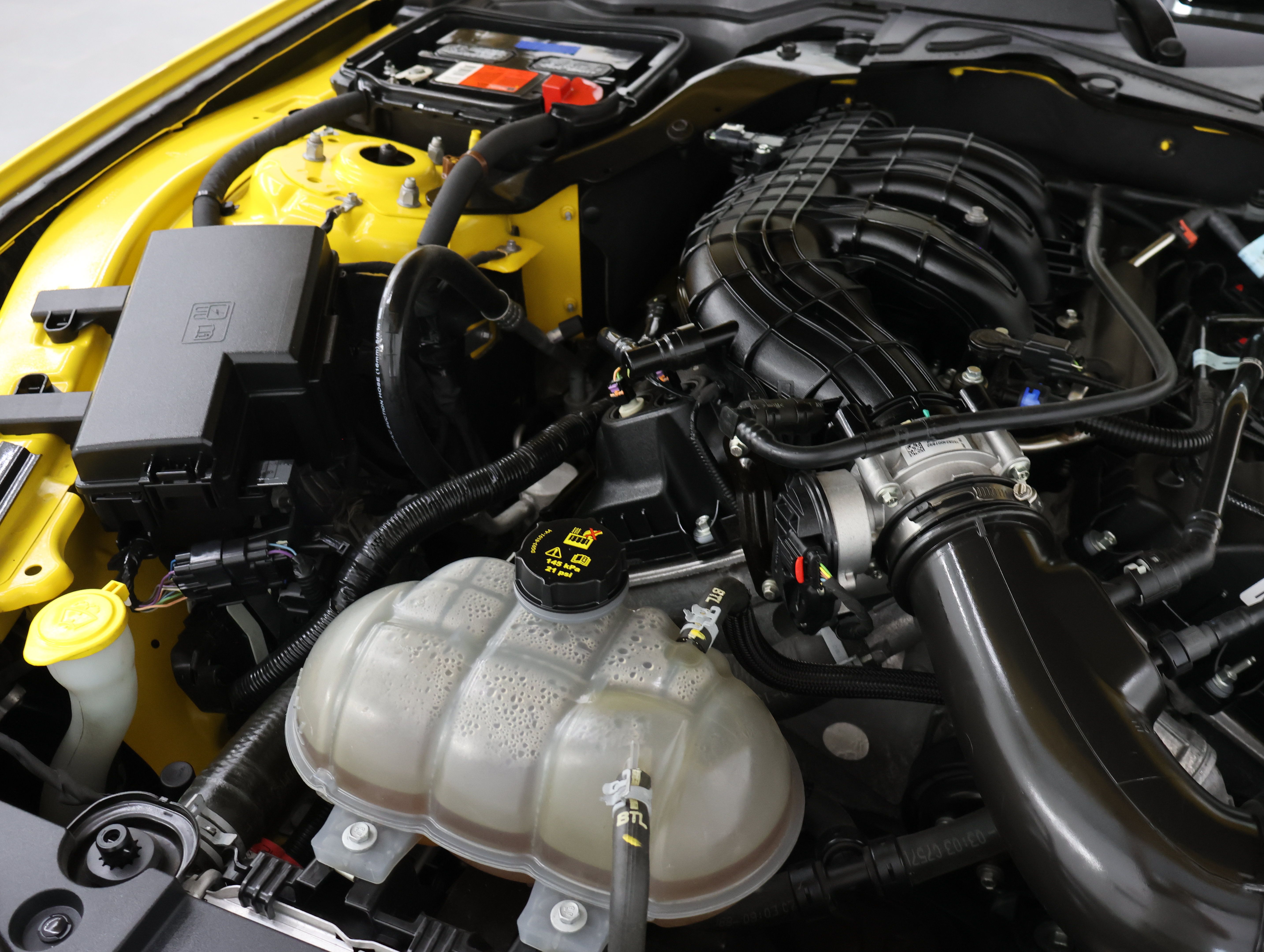 Used 2016 Ford Mustang Convertible w/ Equipment Group 051A RWD image 18