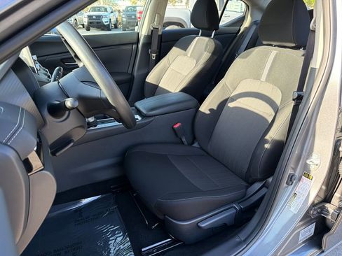 Used 2025 Nissan Sentra SV image 28