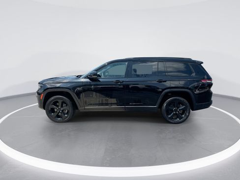 Used 2023 Jeep Grand Cherokee L Laredo RWD image 6
