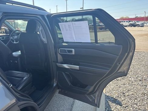 Certified 2021 Ford Explorer XLT w/ Equipment Group 202A image 23