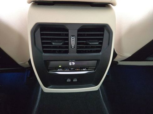 Used 2023 BMW 330i Sedan w/ Premium Package RWD image 11