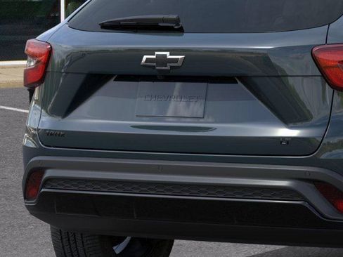 New 2026 Chevrolet Trax LT w/ Driver Confidence Package FWD image 14