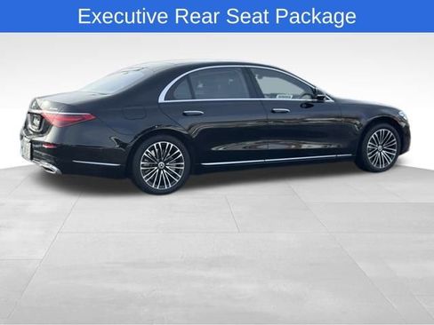 Used 2022 Mercedes-Benz S 580 4MATIC Sedan image 3