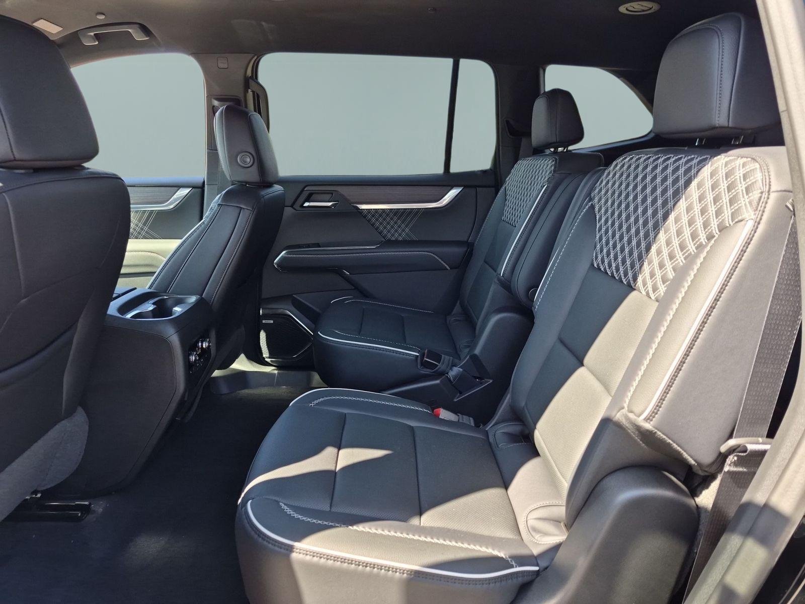 New 2026 GMC Acadia Denali w/ Super Cruise Package FWD image 24