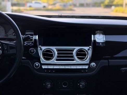 Used 2017 Rolls-Royce Ghost RWD image 33