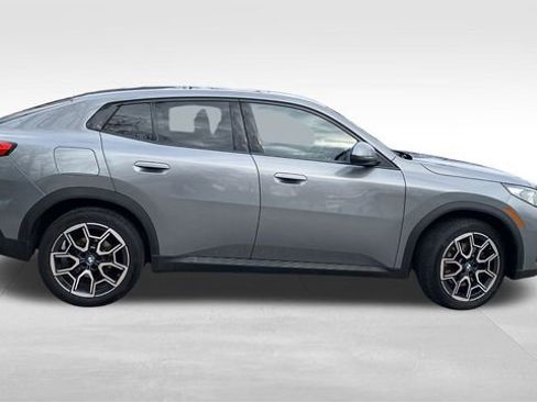 Used 2025 BMW X2 xDrive28i image 10