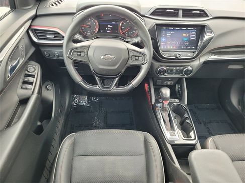 Certified 2021 Chevrolet TrailBlazer RS w/ Sun and Liftgate Package image 8