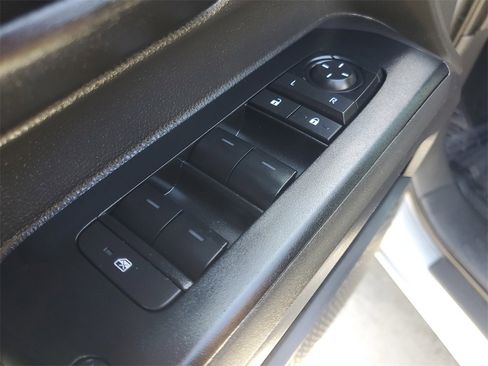 Certified 2024 Toyota Tacoma SR5 image 17