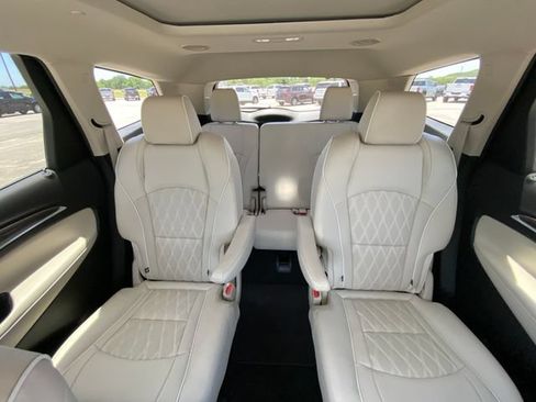 Used 2022 Buick Enclave Avenir FWD image 13