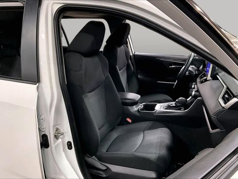 Used 2025 Toyota RAV4 XLE w/ Convenience Package AWD/4WD image 9