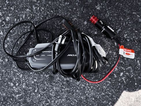 Used 2024 McLaren Artura image 13