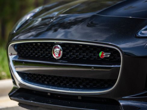 Used 2015 Jaguar F-TYPE S image 17