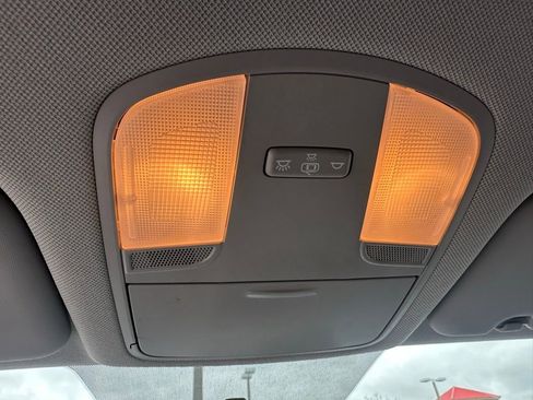 Used 2017 Hyundai Elantra SE image 27