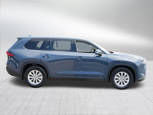 Used 2024 Toyota Grand Highlander AWD image 8
