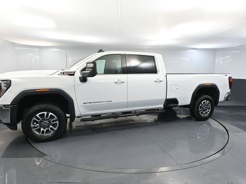 Used 2024 GMC Sierra 3500 SLE w/ SLE Convenience Package image 12
