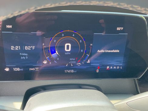 Used 2025 Chevrolet Traverse LT AWD/4WD image 18