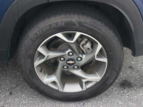 Used 2024 Chevrolet Trax LT FWD image 35
