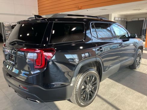 Used 2023 GMC Acadia SLE w/ Elevation Edition image 5