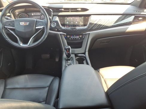 Used 2024 Cadillac XT6 Premium Luxury w/ LPO, Floor Liner Package FWD image 11