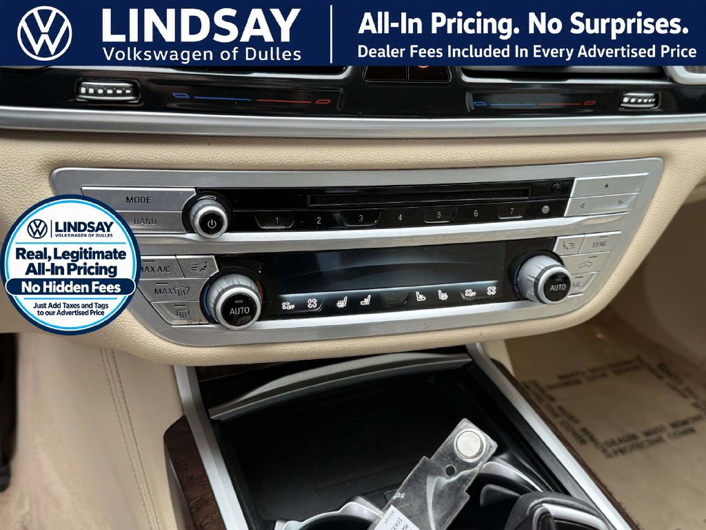 Used 2020 BMW 740i w/ Premium Package RWD image 19