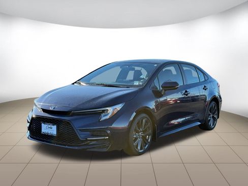 Used 2024 Toyota Corolla SE image 3
