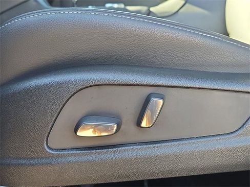 Certified 2024 Cadillac XT6 Luxury image 36