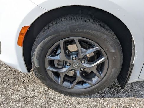 Used 2019 Chrysler Pacifica Touring-L w/ S Appearance Package FWD image 20