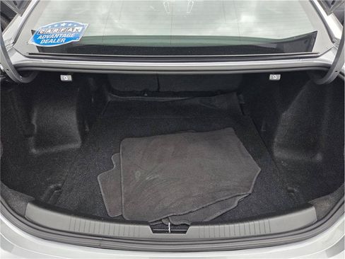 Used 2023 Chevrolet Malibu LT FWD image 27