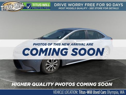 Used 2021 Toyota Corolla LE FWD image 2
