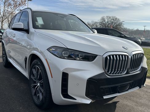 New 2026 BMW X5 xDrive50e w/ M Sport Package image 2
