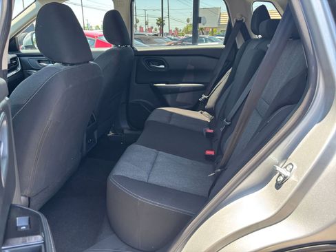 Used 2025 Nissan Rogue SV FWD image 28
